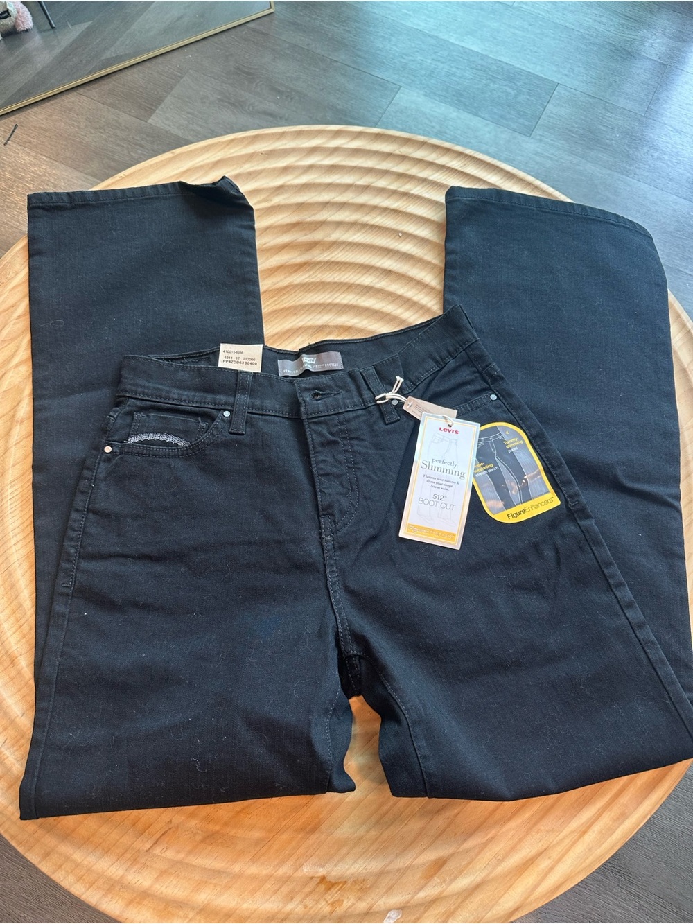 Levi’s 512 Black Bootcut Jeans Short Perfectly Slimming